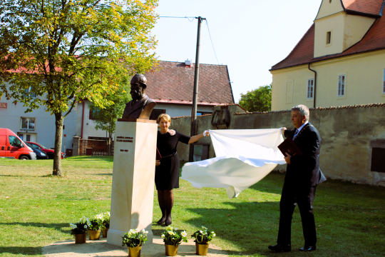 Kliknutím zvětšit